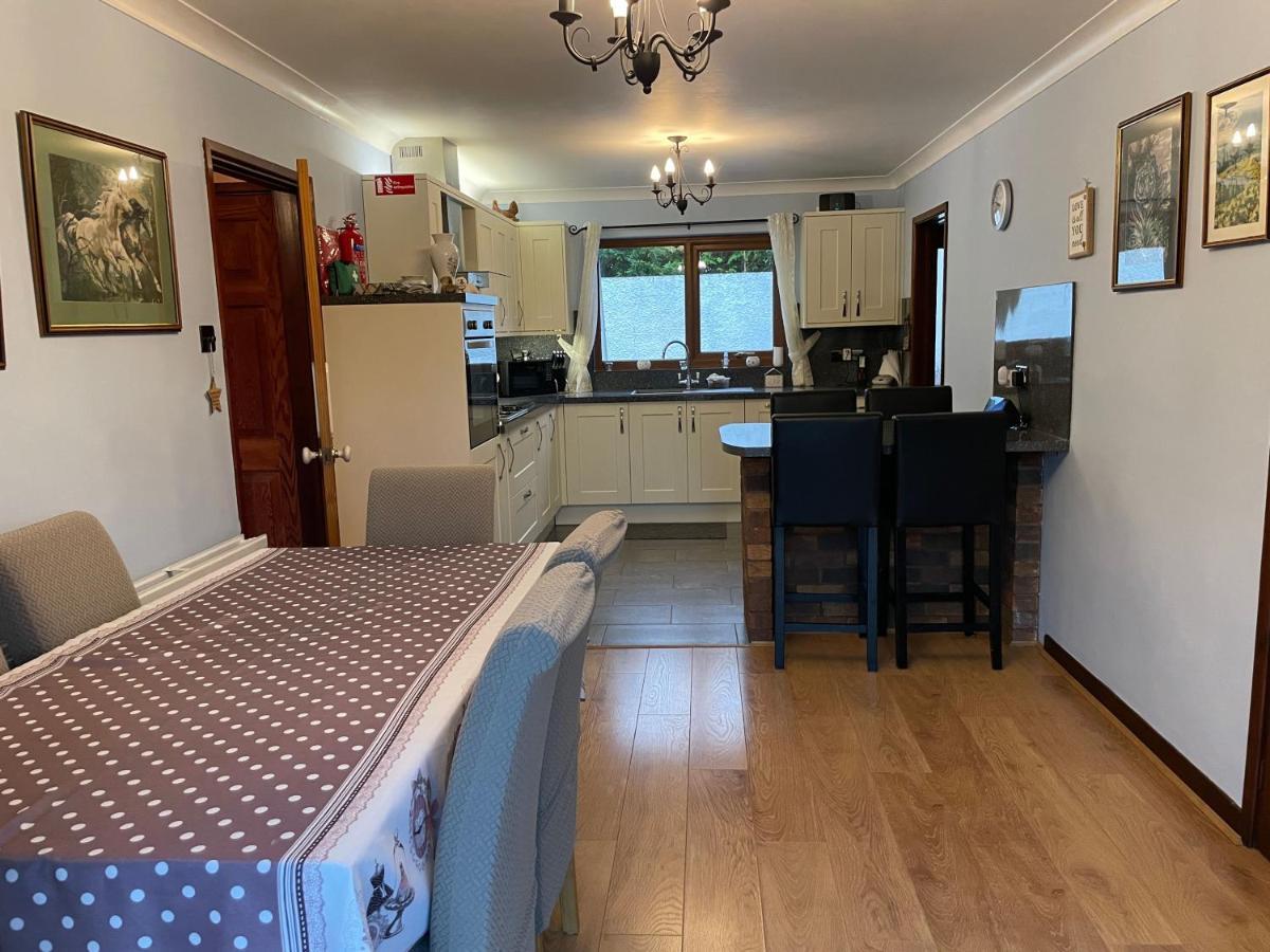 Dyffryn Taf - Spacious 3 Bedroom Bungalow Close To Amenities St Clears Zewnętrze zdjęcie